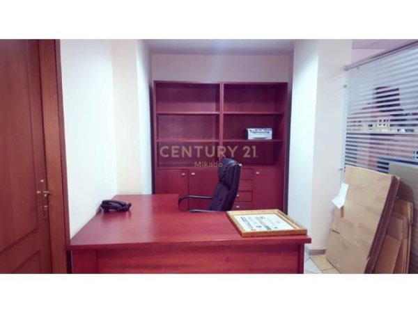 Tirane, ofert zyre Kati 1, 120 m² 1.500 Euro (Vaso Pasha, Tirana, Albania)