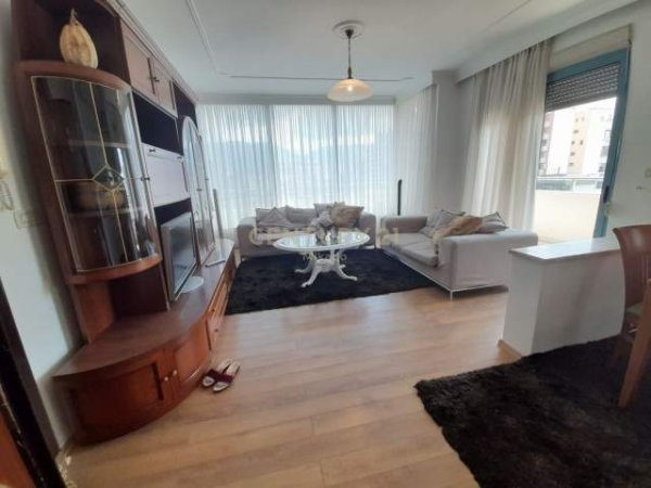 Tirane, ofert apartament 2+1 Kati 7, 117 m² 750 Euro ("Vaso Pasha" Tirana, Albania)