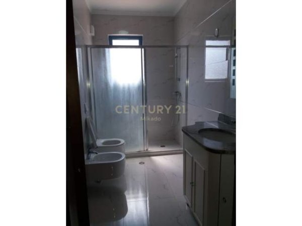 Tirane, ofert apartament 2+1 Kati 7, 117 m² 750 Euro ("Vaso Pasha" Tirana, Albania)