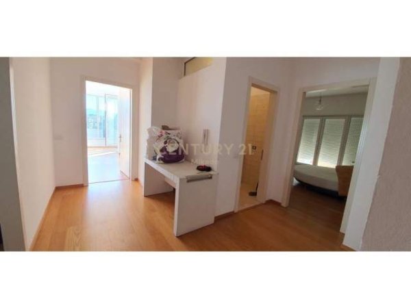 Tirane, jap me qera apartament 2+1 Kati 6, 120 m² 500 Euro (Kopshti Botanik)