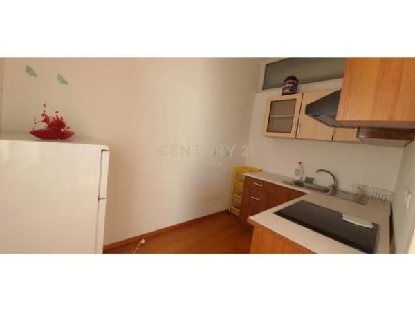 Tirane, jap me qera apartament 2+1 Kati 6, 120 m² 500 Euro (Kopshti Botanik)
