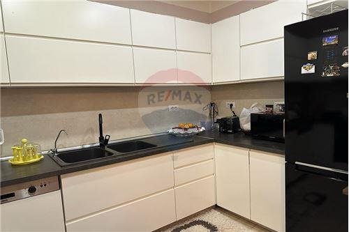 Tirane, shitet apartament 2+1+BLK 97 m² 226.000 Euro (Qender)