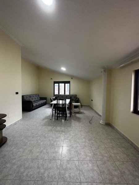 Tirane, jepet me qera apartament 2+1 Kati 4, 38.000 Leke (perballe Birra Tirana)
