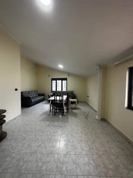 Tirane, jepet me qera apartament 2+1+BLK Kati 4, 380 Euro (perballe Birra Tirana)