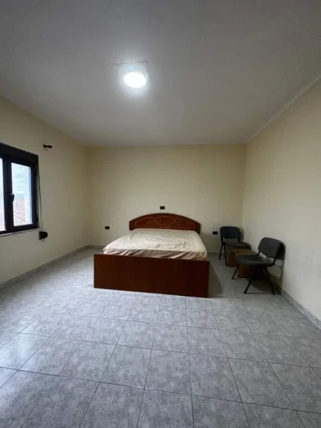 Tirane, jepet me qera apartament 2+1 Kati 4, 38.000 Leke (perballe Birra Tirana)