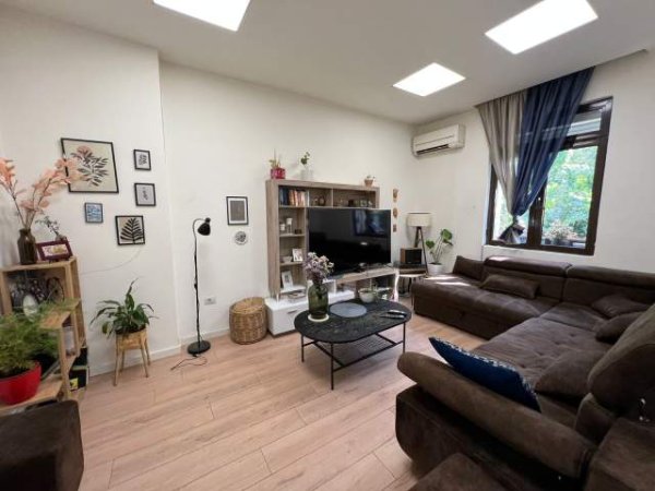 Tirane, jepet me qera apartament 1+1+BLK Kati 2, 75 m² 550 Euro (Komuna e Parisit)