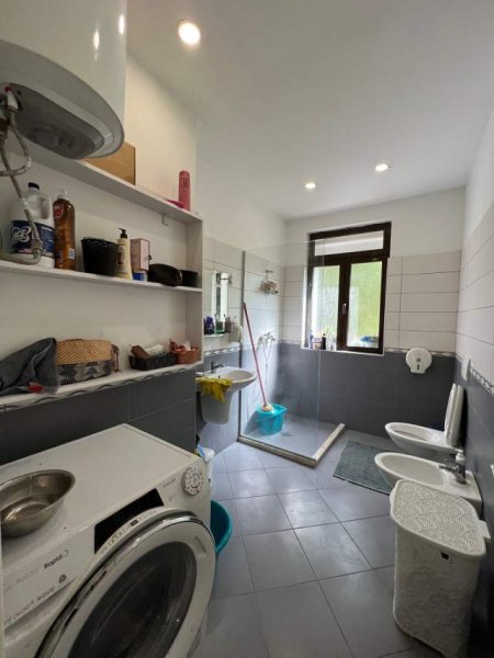 Tirane, jepet me qera apartament 1+1+BLK Kati 2, 75 m² 550 Euro (Komuna e Parisit)