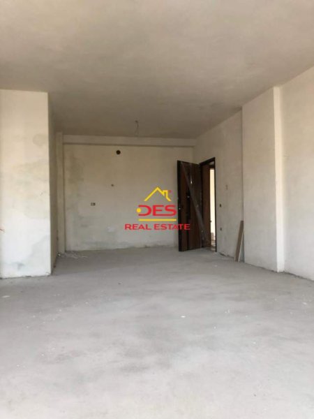 Vlore, shitet apartament Kati 9, 102 m² 87.000 Euro (Rruga Lef Sallata,Vlore)