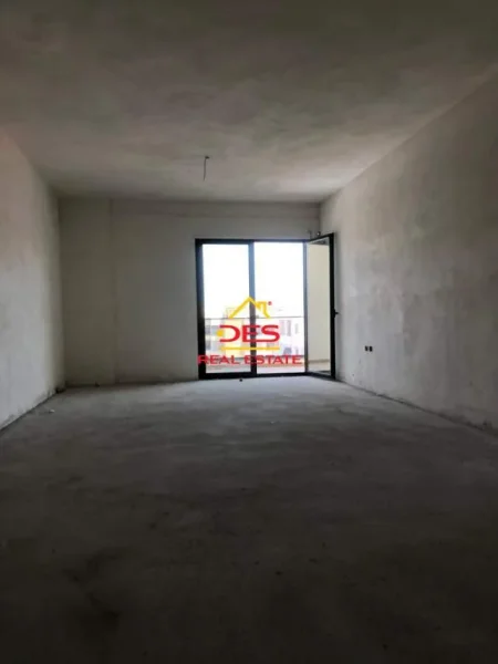 Vlore, shitet apartament Kati 9, 102 m² 87.000 Euro (Rruga Lef Sallata,Vlore)