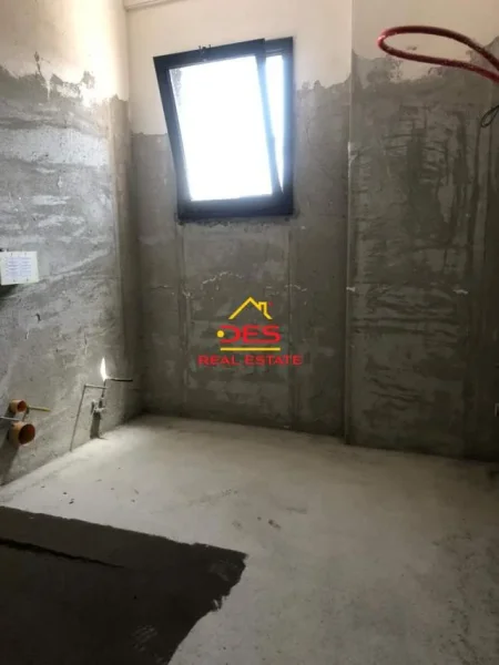 Vlore, shitet apartament Kati 9, 102 m² 87.000 Euro (Rruga Lef Sallata,Vlore)