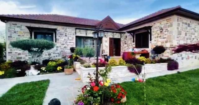 Tirane, shes Vile 250 m² 260.000 Euro (Peze Helmes)