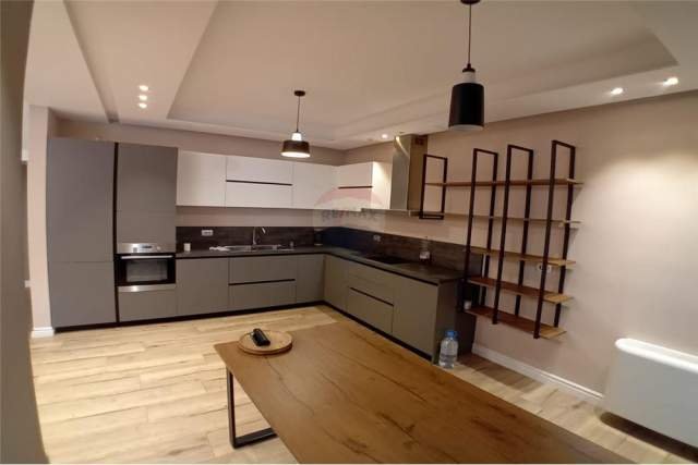 Tirane, jepet me qera Vile 2 Katshe Kati 1, 178 m² 1.500 Euro (Liqeni i Thate)