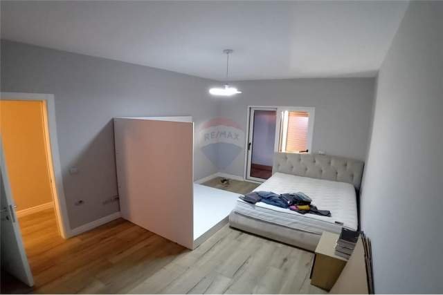 Tirane, jepet me qera Vile 2 Katshe Kati 1, 178 m² 1.500 Euro (Liqeni i Thate)