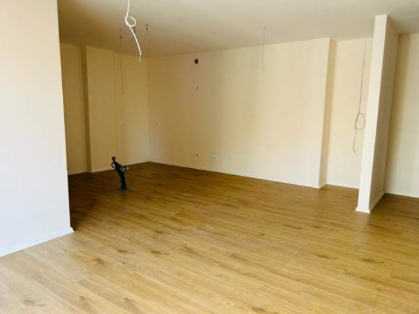 Tirane, shitet apartament 2+1 Kati 2, 107 m² 176.000 Euro (Selvia)