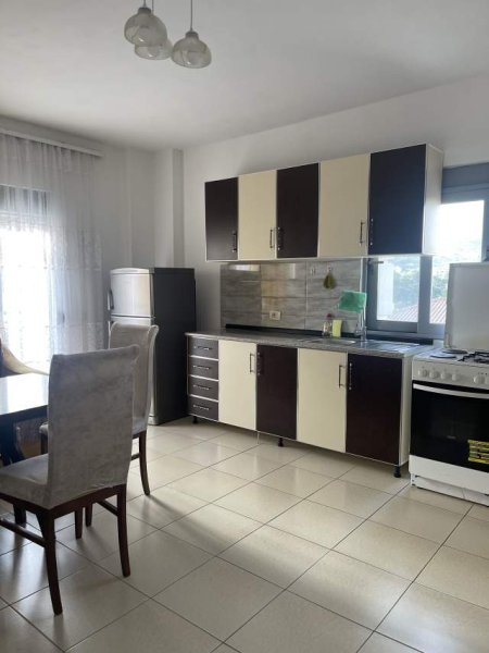 Himare, jap me qera apartament 1+1+BLK Kati 1, 60 m²  (HIMARE, AFER SPITALIT HIMARE)