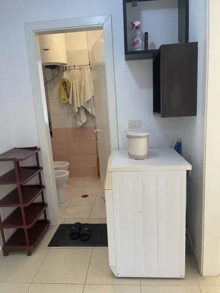 Himare, jap me qera apartament 1+1+BLK Kati 1, 60 m²  (HIMARE, AFER SPITALIT HIMARE)