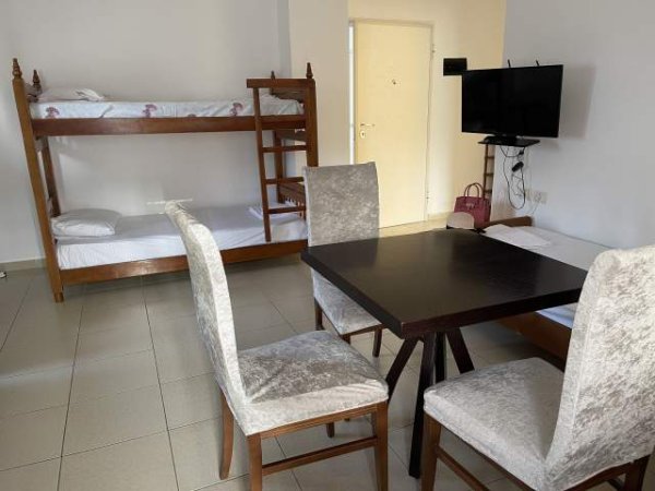 Himare, jap me qera apartament 1+1+BLK Kati 1, 60 m²  (HIMARE, AFER SPITALIT HIMARE)