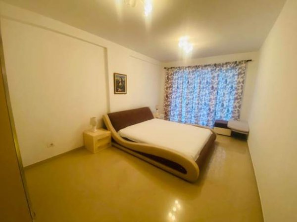 Tirane, Jepet me Qera Apartament 2+1+BLK Kati 5, 140 m² 450 Euro (Rruga e Kavajes)