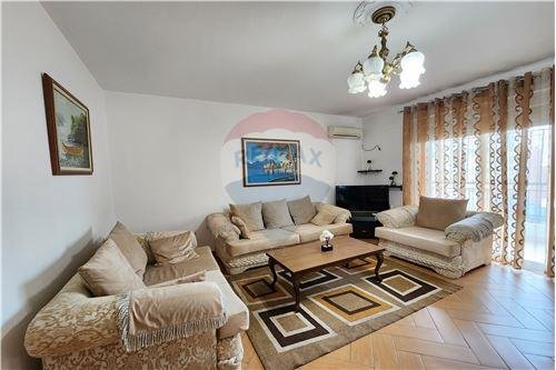 Tirane, jepet me qera apartament 2+1 Kati 6, 96 m² 530 Euro (Rruga e Dibres , Selvia)