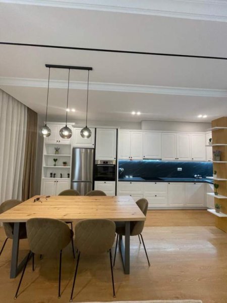 Tirane, jepet me qera apartament 2+1, Kati 2, 110 m² 1.200 Euro (Rezidenca Secret Garden.)