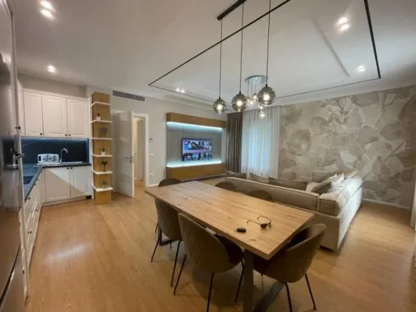 Tirane, jepet me qera apartament 2+1, Kati 2, 110 m² 1.200 Euro (Rezidenca Secret Garden.)