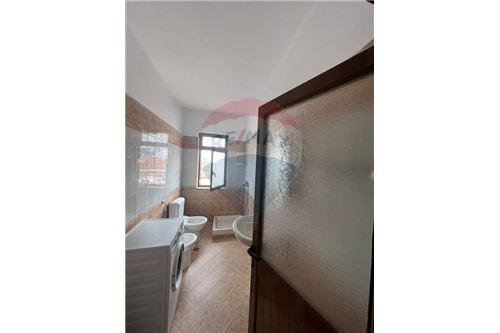 Tirane, jepet me qera apartament 1+1 Kati 3, 75 m² 400 Euro (Rruga e Dibres)