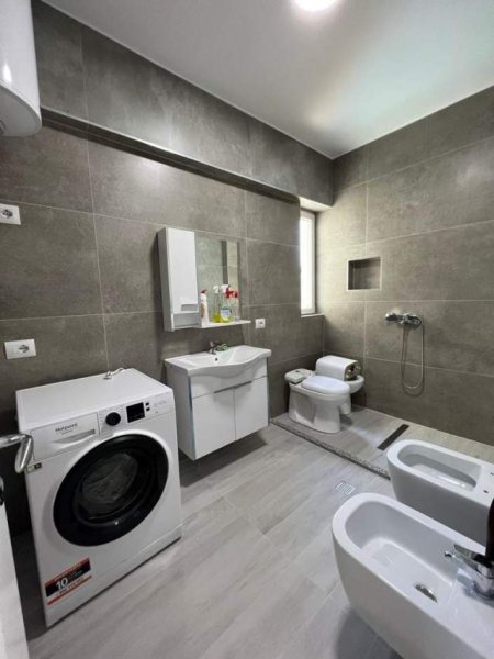 Tirane, jepet me qera apartament 2+1+BLK Kati 4, 95 m² 600 Euro (LIQENI I THATE)