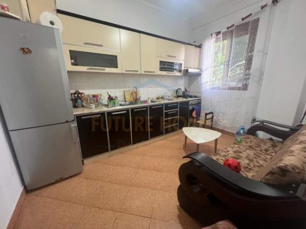 Tirane, shitet shtepi 2 Katshe 250 m² 150.000 Euro (Katund i Ri)