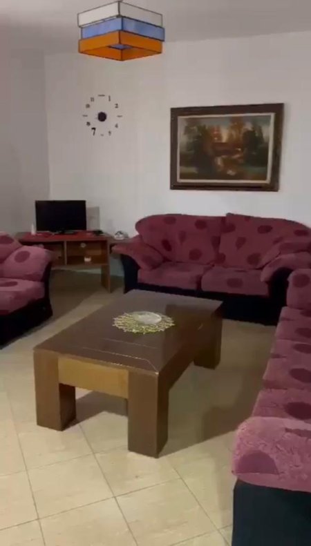 Tirane, jepet me qera apartament 1+1+A Kati 4, 57 m² 350 Euro (Rruga Thanas Ziko)