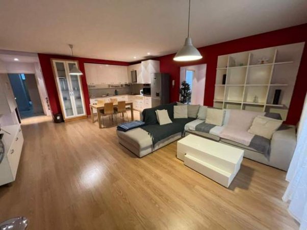 Tirane, jepet me qera apartament 2+1 Kati 4, 115 m² 650 Euro (Zogu i Zi)