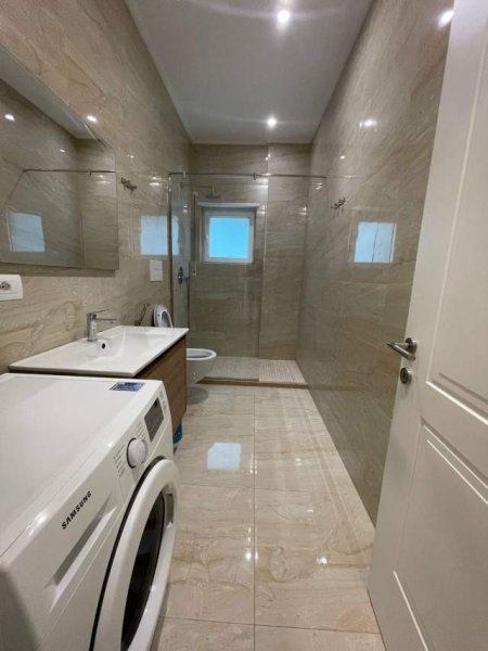 Tirane, jepet me qera apartament 2+1+BLK Kati 3, 110 m² 1.200 Euro (PRANE TEG)