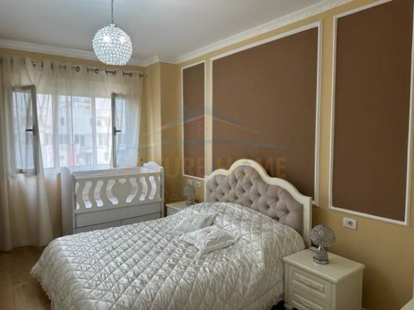 Tirane, shitet apartament 2+1+BLK Kati 8, 99 m² 115.000 Euro (Yzberisht)