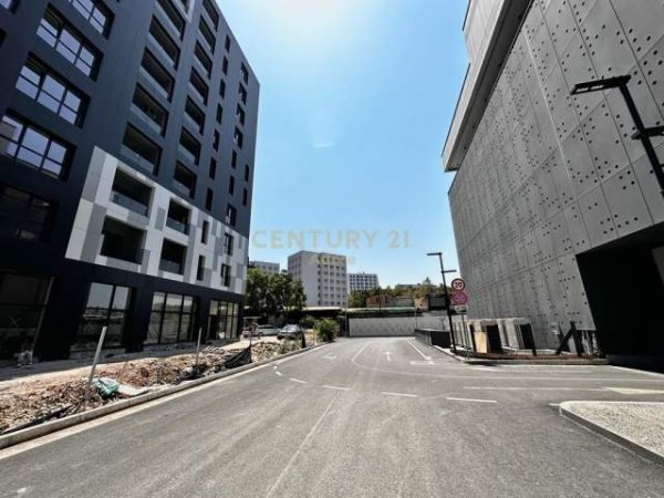 Tirane, jepet me qera ambjent biznesi Kati 0, 111 m² 1.900 Euro (Rr. 5 Maji)