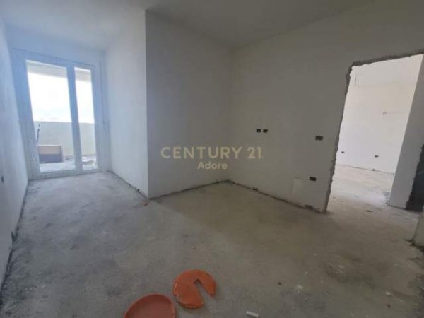 Tirane, shitet apartament 2+1+BLK 91 m² 117.000 Euro (Prane Spitalit Amerikan 3)