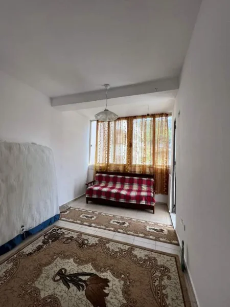 Tirane, shitet apartament 1+1 Kati 3, 52 m² 50.000 Euro (Rruga Muhamet Deliu)