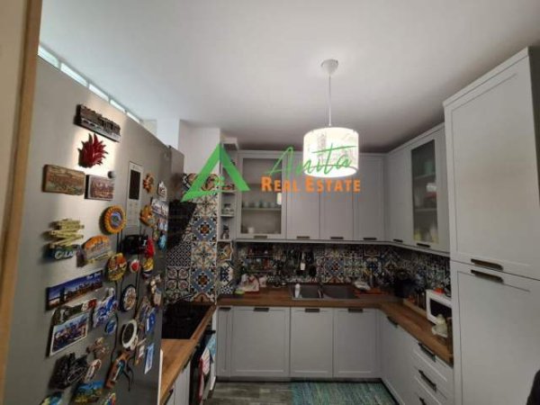 Tirane, jap me qera apartament 2+1 Kati 2, 90 m² 650 Euro (Kodra e Diellit)