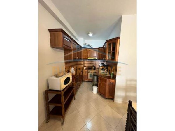 Tirane, jepet me qera apartament 1+1+BLK Kati 2, 100 m² 500 Euro (Komuna e Parisit)
