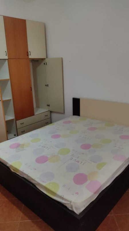 Tirane, jepet me qera apartament 2+1 Kati 1, 96 m² 30.000 Leke (Porcelan)