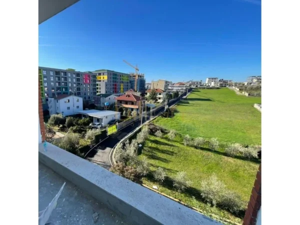 Tirane, shitet apartament 2+1+Ballkon , 102 m² 