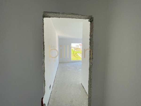 Tirane, shitet apartament 2+1+Ballkon , 102 m² 