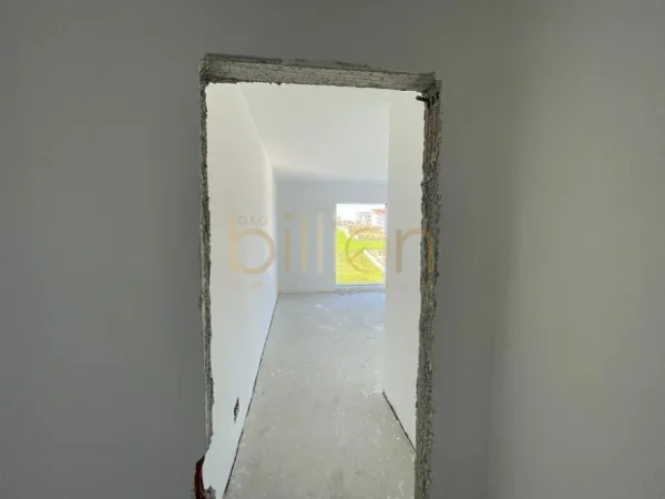 Tirane, shitet apartament 2+1+Ballkon , 102 m² 