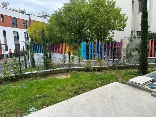 Tirane, jepet me qera apartament 2+1+Ballkon Kati 0, 97 m² 2.100 € (Liqeni i Thatë, Tek Green Valley)