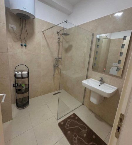 Jepet me Qira Apartament 1+1 te Rruga Kosovarëve, 750 €URO