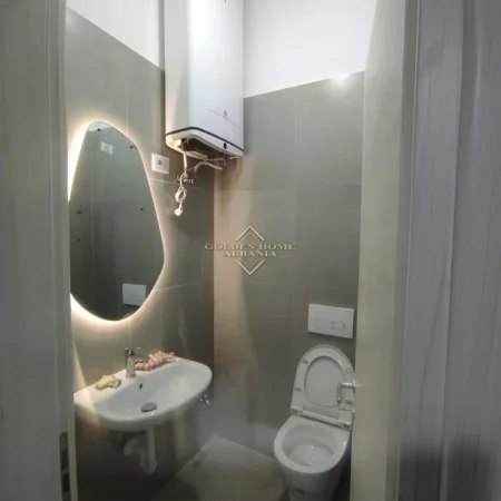 Tirane, jepet me qera zyre , 40 m² 400 € 