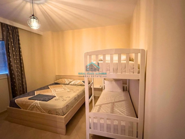 Vlore, jepet me qera apartament 2+1 , 108 m² 500 € (lungomare)