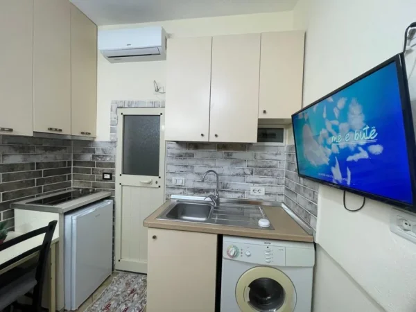 Tirane, jap me qera garsonier 1+1 , 29 m² (Rruga 5 maji concord)