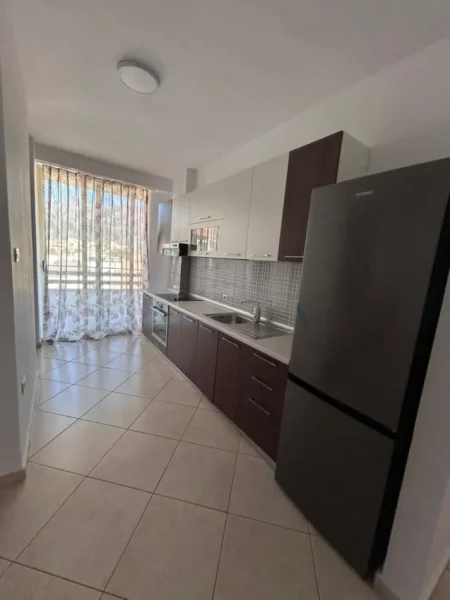 Tirane, jepet me qera apartament 2+1 Kati 6, 106 m² 550 € (qsut)