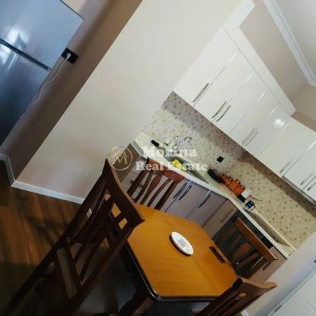 Tirane, jepet me qera apartament 2+1 Kati 4, 112 m² 1.100 € (Komuna e Parisit)