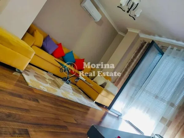 Tirane, jepet me qera apartament 2+1 Kati 4, 112 m² 1.100 € (Komuna e Parisit)