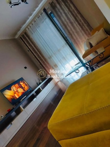 Tirane, jepet me qera apartament 2+1 Kati 4, 112 m² 1.100 € (Komuna e Parisit)
